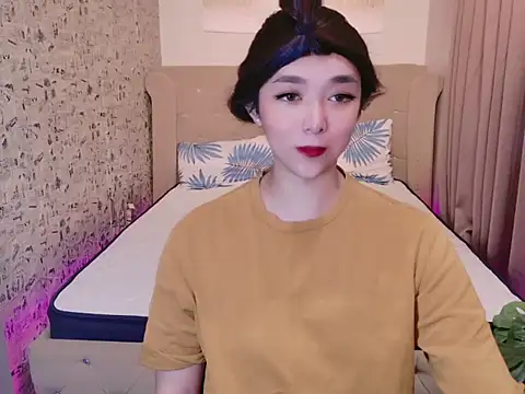 Snapshot of Ts-yoshi chatting on 11.18.25 Ts-yoshi online show from 11.18.25