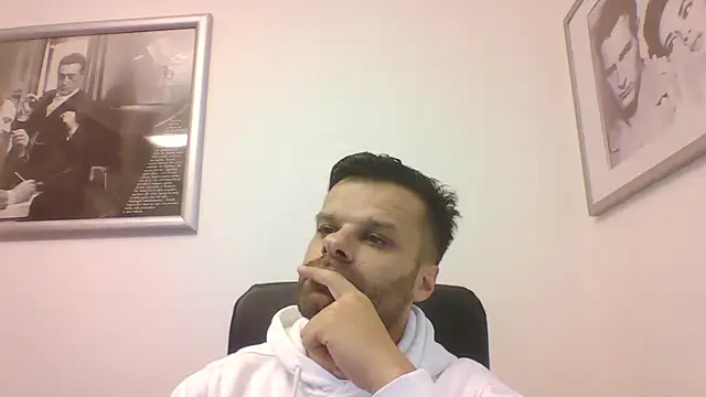 Snapshot of FROCETTO93 chatting on 10.17.25 FROCETTO93 online show from 10.17.25