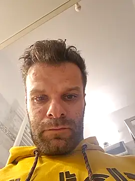 Snapshot of FROCETTO93 chatting on 11.08.25 FROCETTO93 online show from 11.08.25