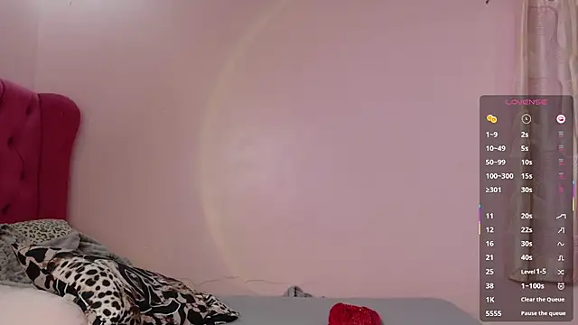 Snapshot of Serenaa_rabbit chatting on 10.02.25 Serenaa rabbit online show from 10.02.25