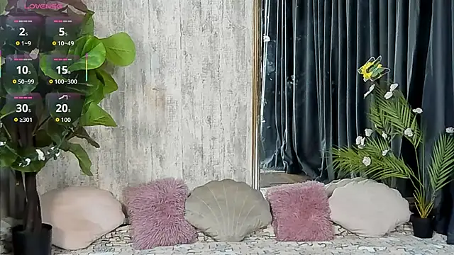 Maya Collins  online show from 03.26.26