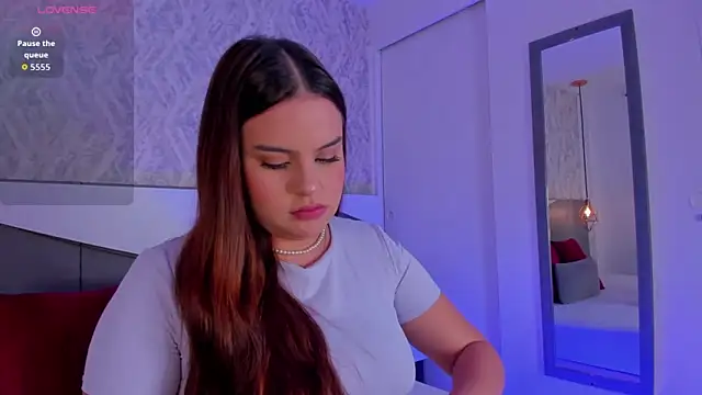 Snapshot of LanaCavendish chatting on 10.27.25 LanaCavendish online show from 10.27.25