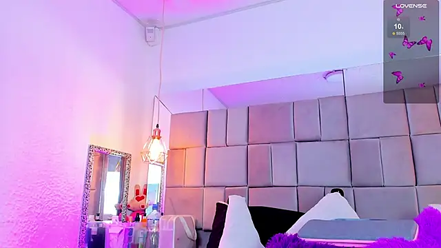 antoneella jones online show from 01.12.26