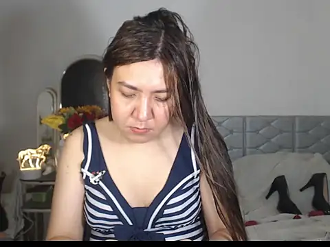 stellahugeX online show from 11.13.25