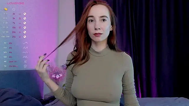 Snapshot of Honeyfern chatting on 10.07.25 Honeyfern online show from 10.07.25