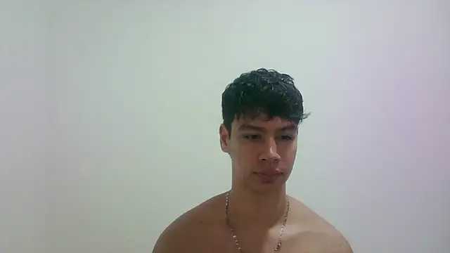 Snapshot of zeus_181 chatting on 10.18.25 zeus 181 online show from 10.18.25