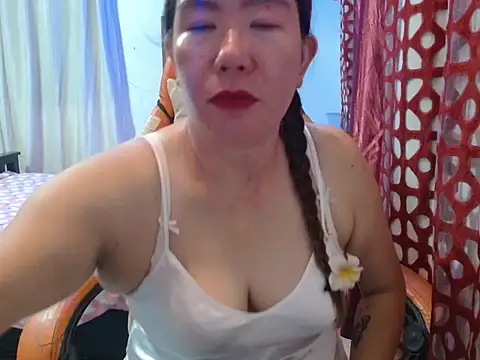 Snapshot of VerySexyCeline chatting on 10.30.25 VerySexyCeline online show from 10.30.25