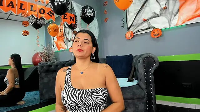 Snapshot of SailonTeen chatting on 10.30.25 SailonTeen online show from 10.30.25