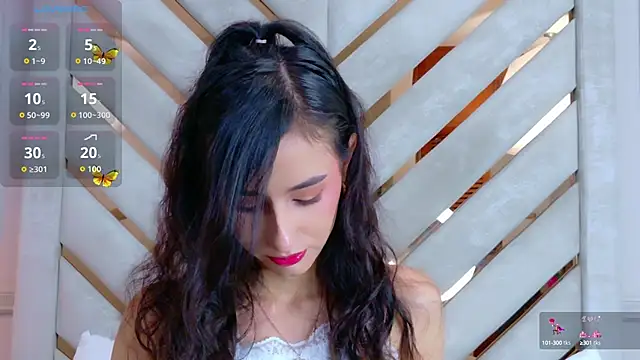 Sarah-Grace online show from 10.06.25