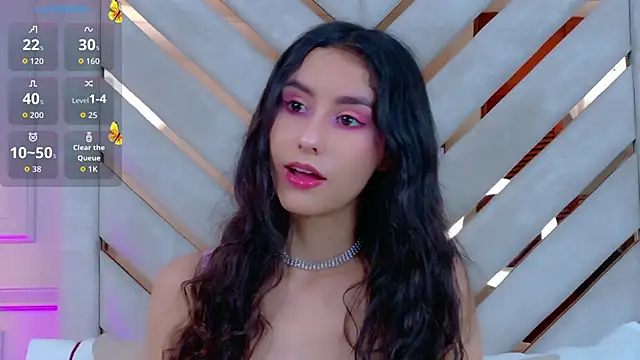 Sarah-Grace online show from 11.18.25