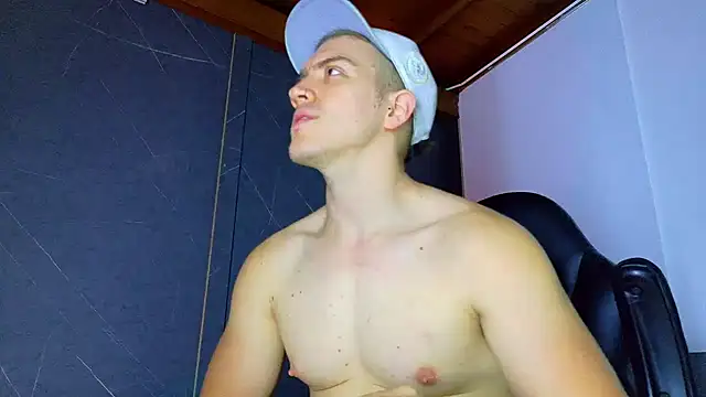 Snapshot of ALANNFERRER chatting on 02.12.26 ALANNFERRER online show from 02.12.26