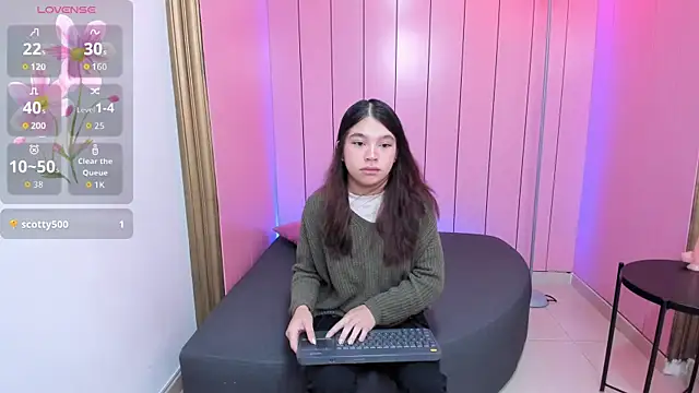 Laurent Scott  online show from 10.06.25