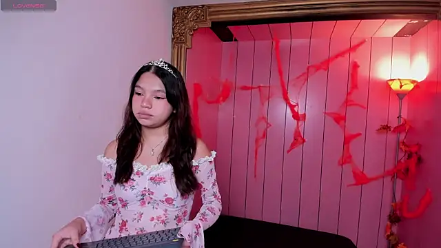 Laurent Scott  online show from 10.29.25