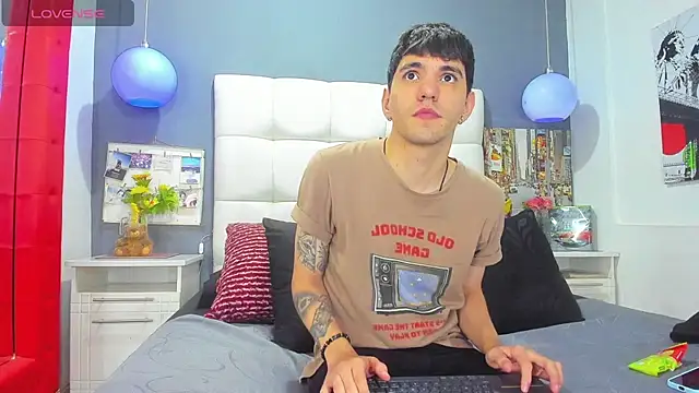 Matteo12  online show from 10.27.25