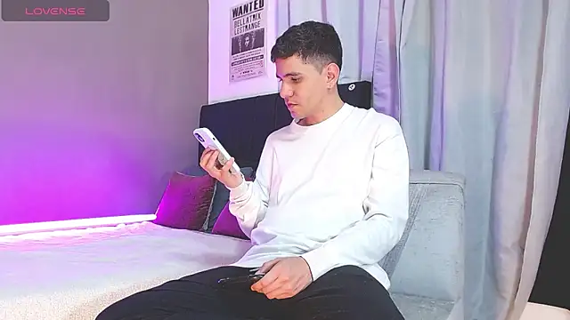 Matteo12  online show from 11.11.25