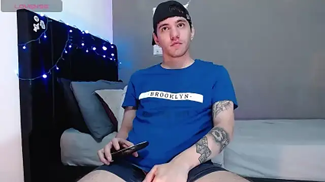 Matteo12  online show from 12.22.25