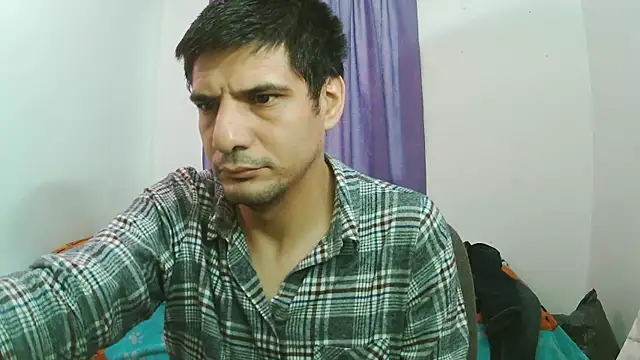 Snapshot of Braulio_master chatting on 10.22.25 Braulio master online show from 10.22.25