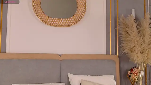 LanaElise online show from 11.25.25