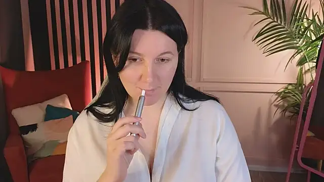 Snapshot of love_me__tonight_ chatting on 10.14.25 love me tonight online show from 10.14.25