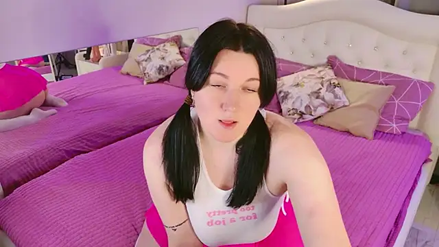 Snapshot of love_me__tonight_ chatting on 11.04.25 love me tonight online show from 11.04.25