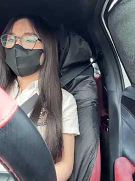 Linh 2004 online show from 09.22.25