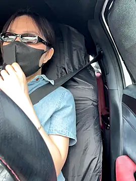 Linh 2004 online show from 09.23.25