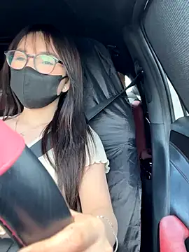 Linh 2004 online show from 09.24.25