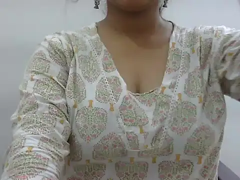 Snapshot of LIYO_ chatting on 05.25.26 LIYO online show from 05.25.26