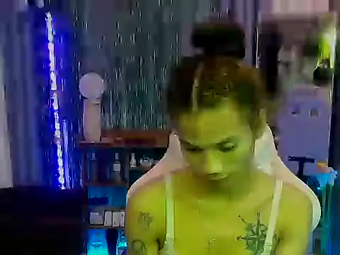 Snapshot of obedient_slave4u chatting on 11.21.25 obedient slave4u online show from 11.21.25