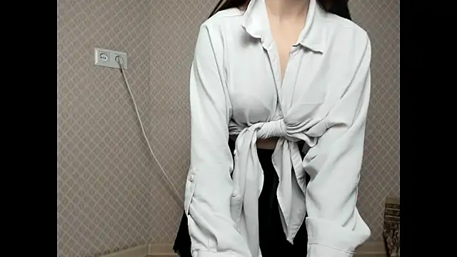 Snapshot of _Venesa_ chatting on 09.30.25 Venesa online show from 09.30.25