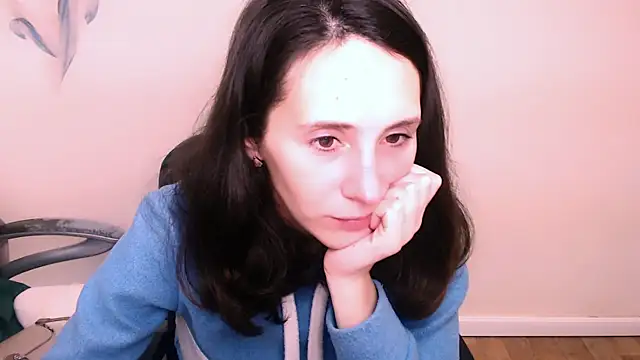 Snapshot of AlissaJersi chatting on 11.18.25 AlissaJersi online show from 11.18.25