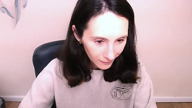 Snapshot of AlissaJersi chatting on 11.19.25 AlissaJersi online show from 11.19.25