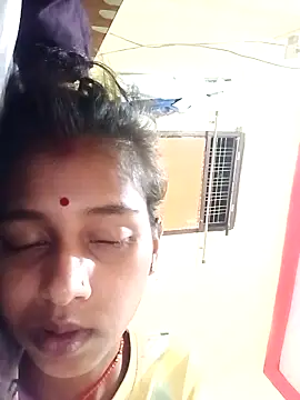 Saniye-143 online show from 10.14.25