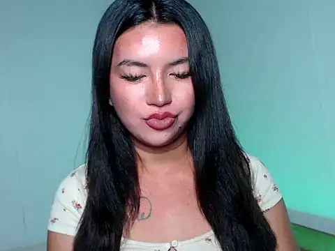 Snapshot of thinker_belle chatting on 10.23.25 thinker belle online show from 10.23.25