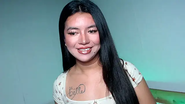 Snapshot of thinker_belle chatting on 11.05.25 thinker belle online show from 11.05.25