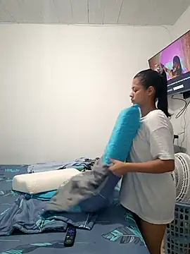 Snapshot of daliataleboficiall chatting on 09.15.25 daliataleboficiall online show from 09.15.25