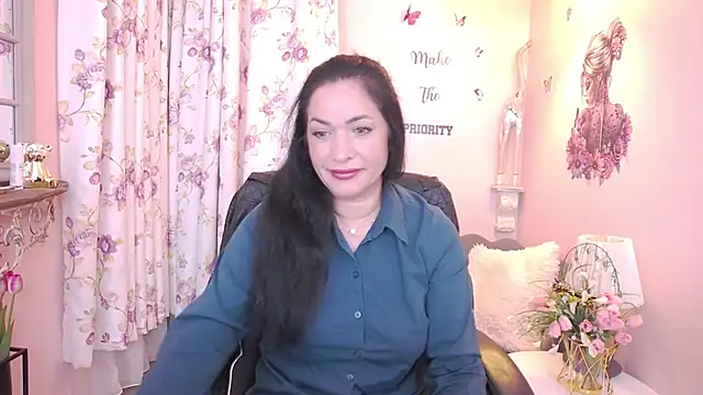 Snapshot of MyLovOne chatting on 04.27.26 MyLovOne online show from 04.27.26