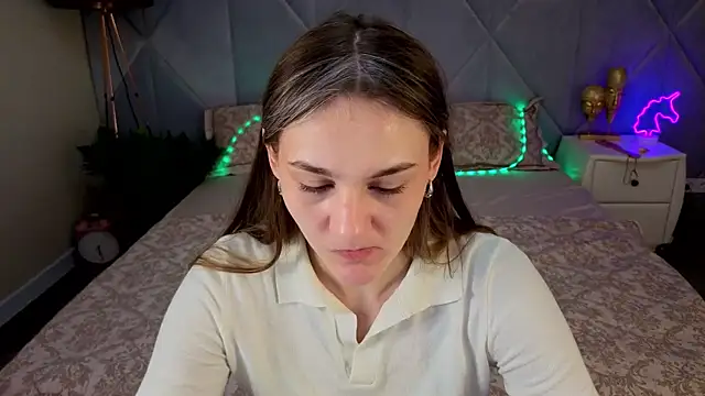 DiamondGoldie online show from 10.13.25