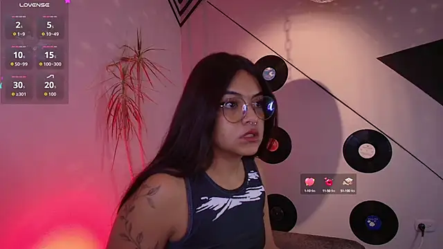 Lilith and Khloe online show from 10.02.25