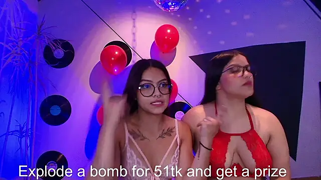 Snapshot of Lilith_and_Khloe chatting on 02.14.26 Lilith and Khloe online show from 02.14.26