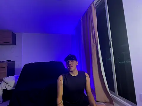 Axel Hunter online show from 10.08.25