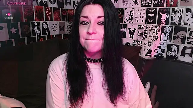 Snapshot of Kvopa chatting on 09.25.25 Kvopa online show from 09.25.25