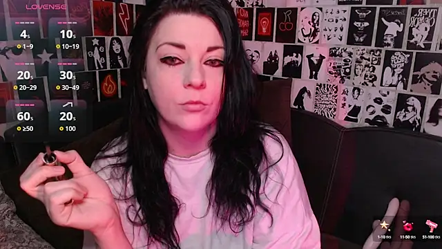 Snapshot of Kvopa chatting on 10.11.25 Kvopa online show from 10.11.25