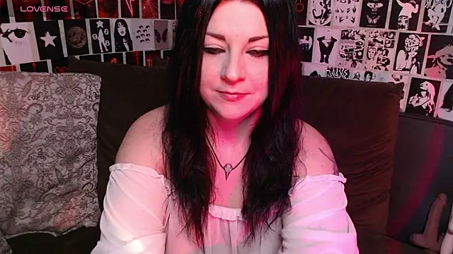 Snapshot of Kvopa chatting on 10.20.25 Kvopa online show from 10.20.25