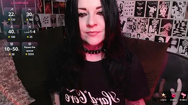 Snapshot of Kvopa chatting on 10.25.25 Kvopa online show from 10.25.25