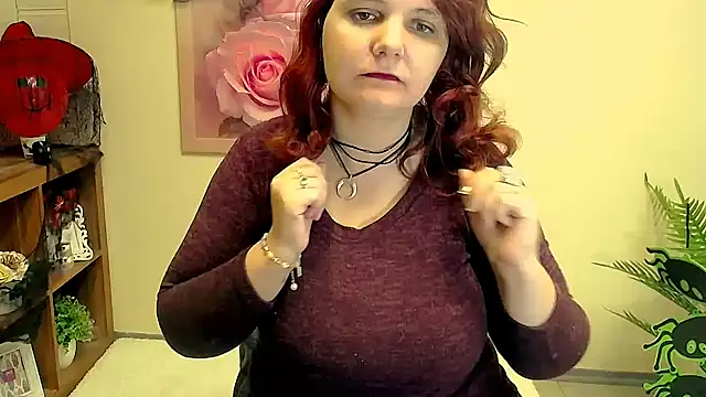 Snapshot of TwoBigSuns chatting on 10.15.25 TwoBigSuns online show from 10.15.25