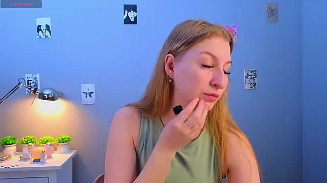 LorettaGladman online show from 11.20.25