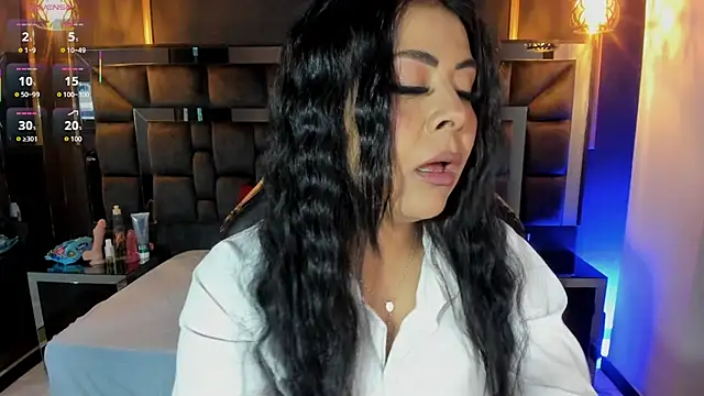 Aniajoness  online show from 09.19.25