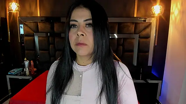 Aniajoness  online show from 09.25.25