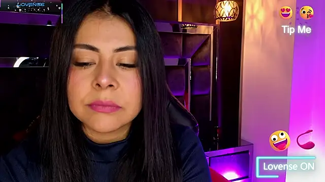 Aniajoness  online show from 12.17.25